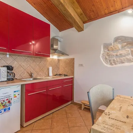 Gostinjska kuća Complex Iris 3*