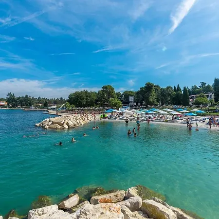 Gostinjska kuća Complex Iris 3*