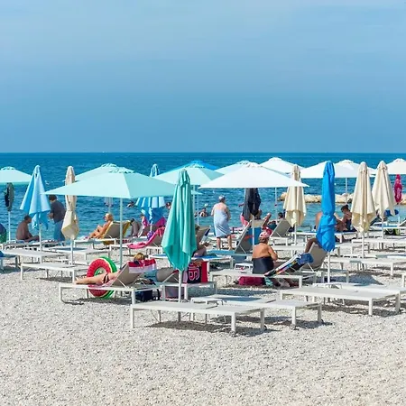 Gostinjska kuća Complex Iris 3*