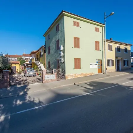 Complex Iris 3* Poreč