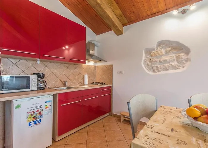 Guest house Complex Iris 3*