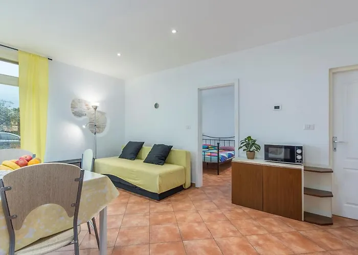 Complex Iris Guest house