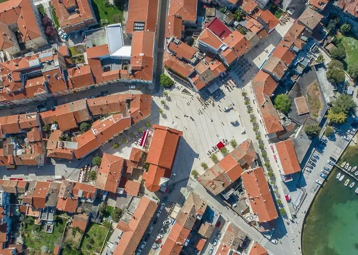 Guest house Complex Iris 3*