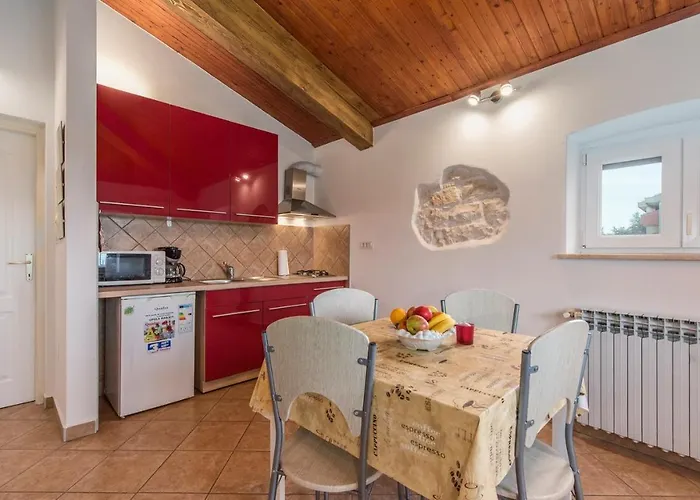 Guest house Complex Iris 3*