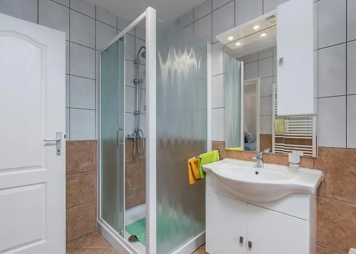 Complex Iris Guest house