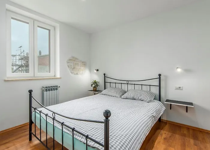 Guest house Complex Iris 3*